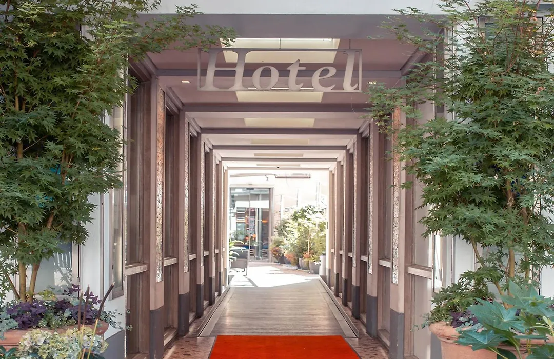 Hotel Bleibtreu Berlin By Golden Tulip-1